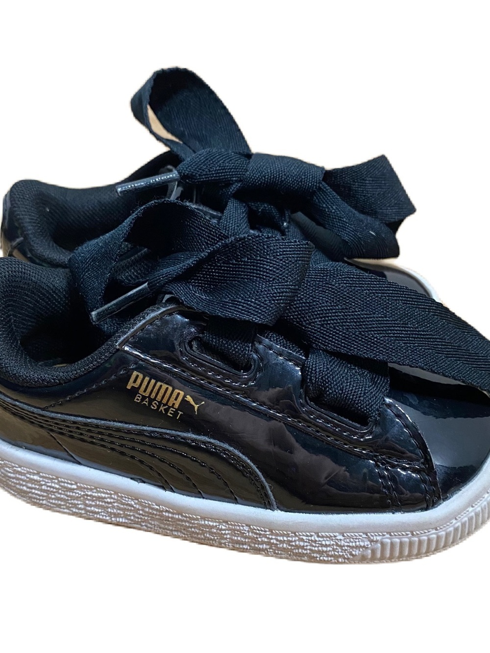 Puma Kids Patent Black Basket Sneakers with Gold Logo Sz 6 Bow Lace Girly
